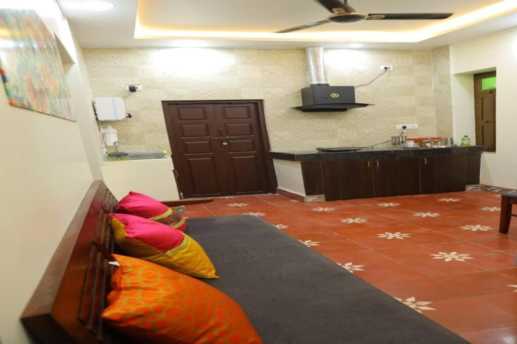 Heritage Home With 3 Bed/3 Bath With Kitchen In A Residential Neighborhood. Madurai Exterior photo